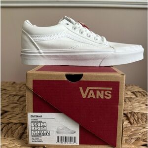 VANS Old Skool— WHITE W 6.5, M 6